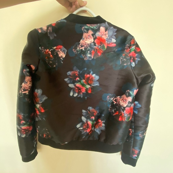 Bomber jacket - Picture 2 of 4